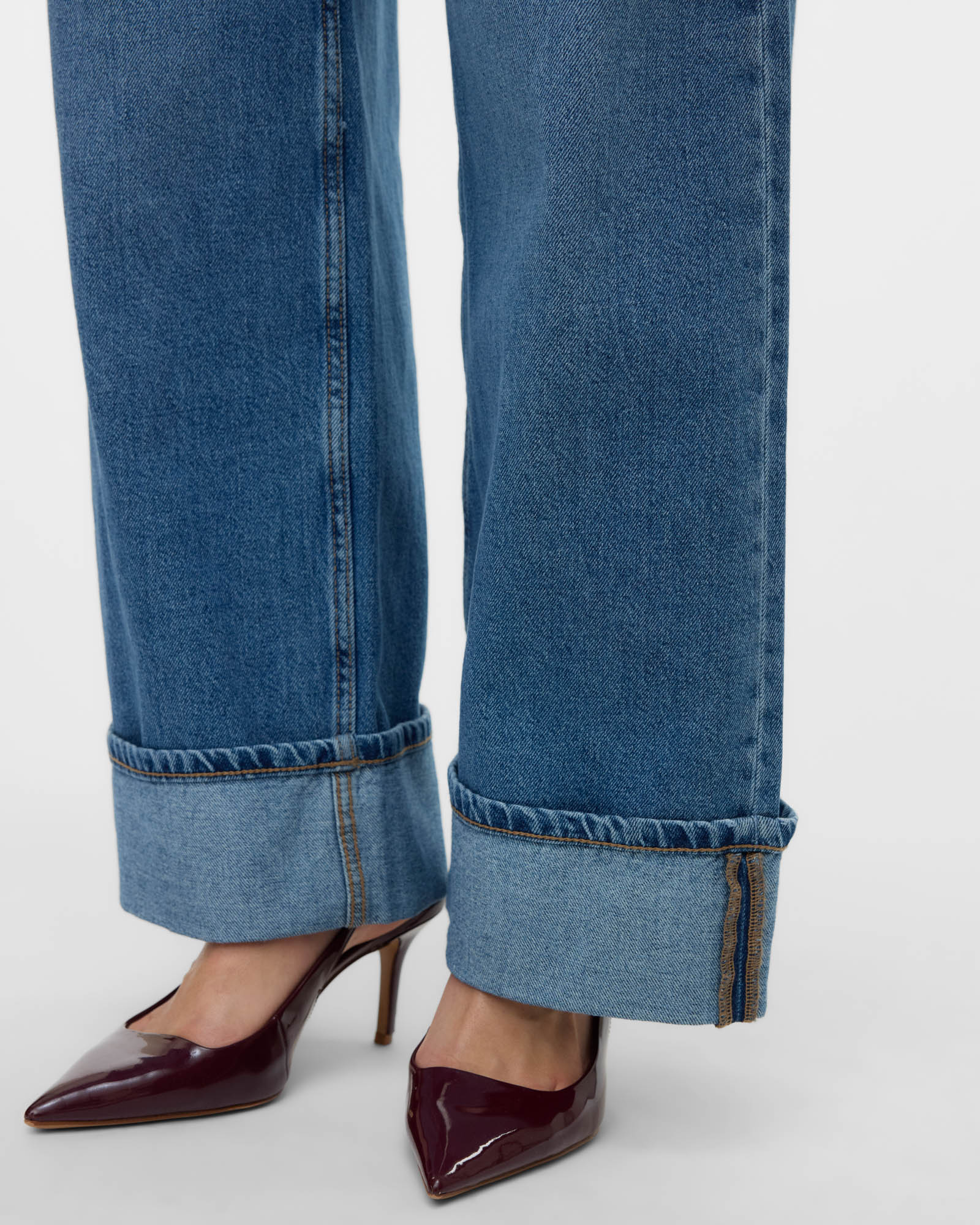 VMRAE HIGH-RISE WIDE FOLD-UP JEANS